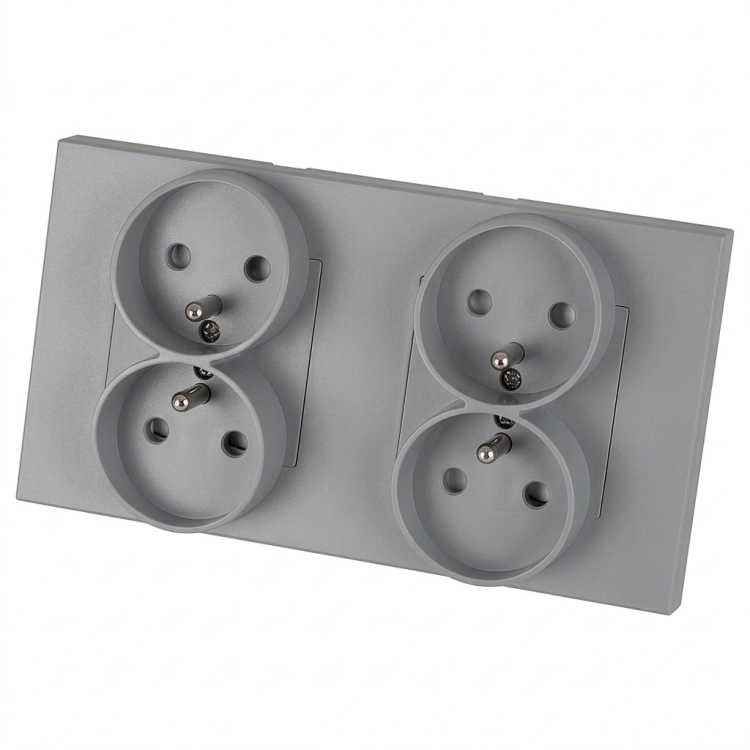 Viervoudig Kunststof Stopcontact LINEA Grijs En Tweevoudig Afdekraam 2 X Stopcontact MIUUN