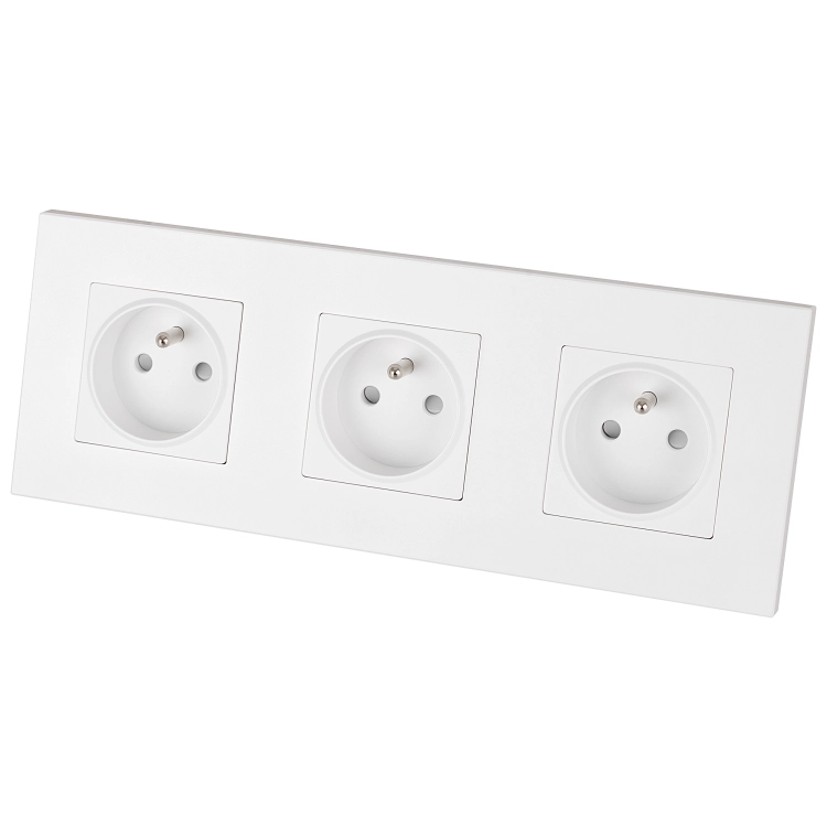 Drievoudig Stopcontact Kunststof LINEA Wit Drievoudig Afdekraam En 3 X Stopcontact MIUUN