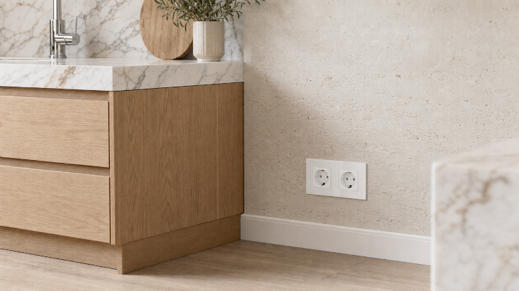 Glazen Dubbel Schuko-Stopcontact Wit Tweevoudig Afdekraam En 2 X Stopcontact