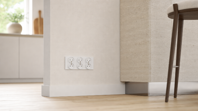 Drievoudig Glazen Stopcontact Wit Set Drievoudig Afdekraam En 3 X Dubbel Stopcontact MIUUN