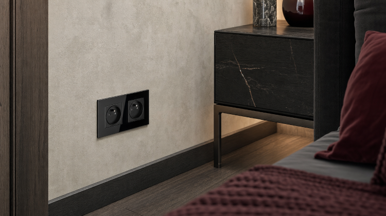 Dubbel Glazen Stopcontact Zwart Set Tweevoudig Afdekraam En 2 X Enkel Stopcontact Met Aardpen