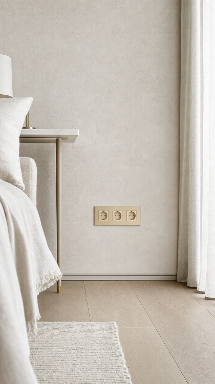 Drievoudig Glazen Schuko-Stopcontact Goud Drievoudig Afdekraam En 3 X Stopcontact MIUUN